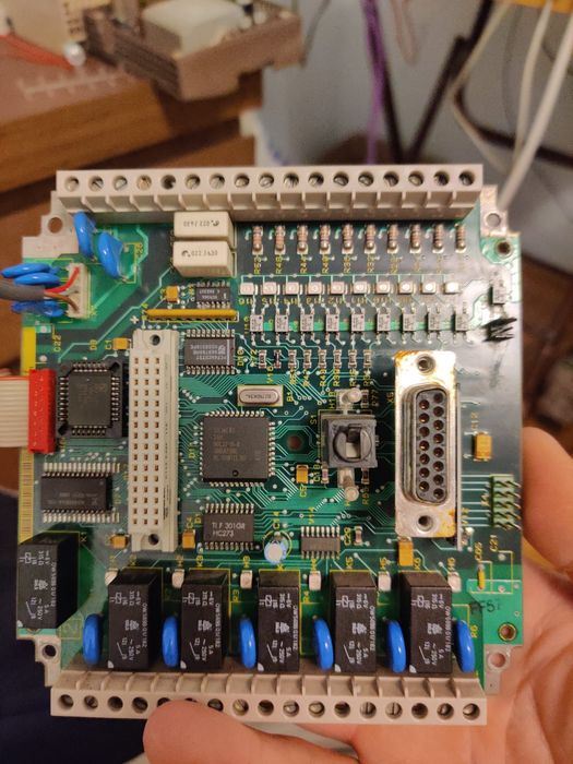 Reparatii PLC, HMI, convertizoare frecvență, electronica industriala