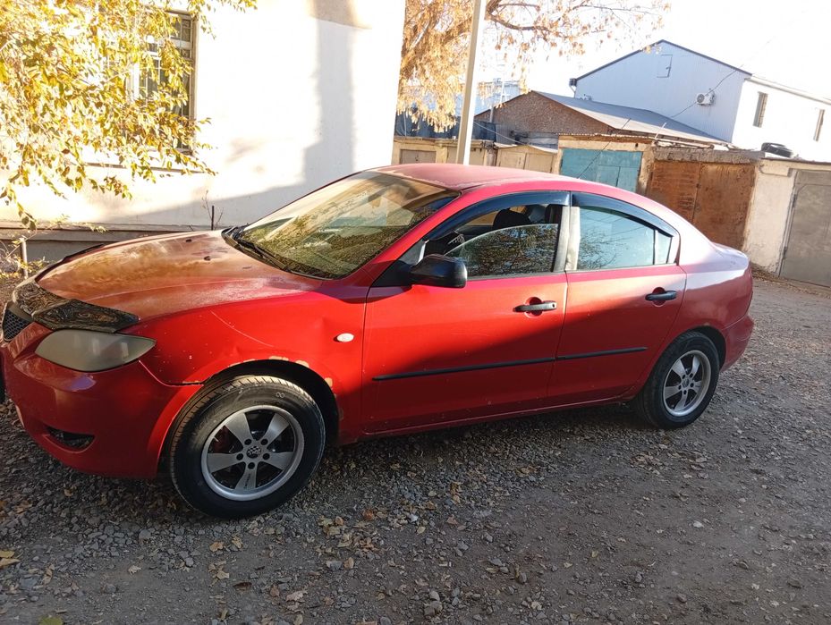 Автомобиль мазда 3