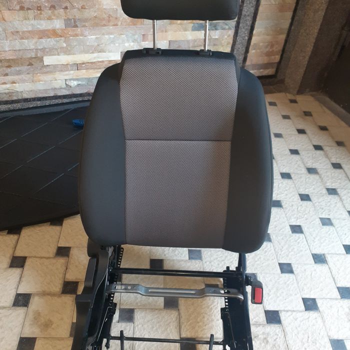 Химчистка  салона  авто  полировка  шумоизоляция  Аксия