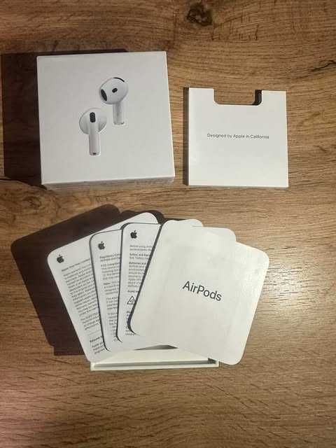 Слушалки Apple AirPods 4, Active Noise Cancellation