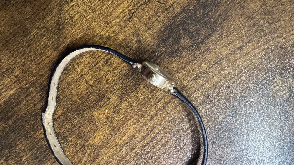 Часы золотые Ника