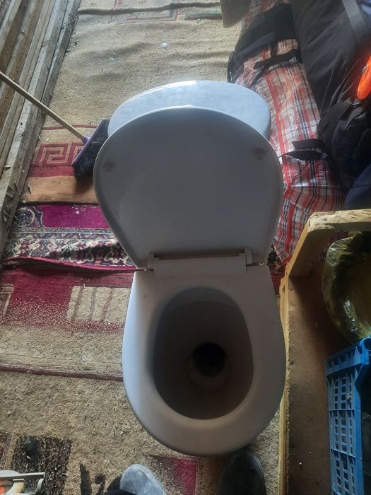 Продам унитаз 10 тыс