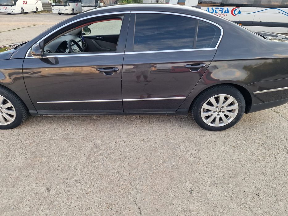 Vând passat b6 berlină