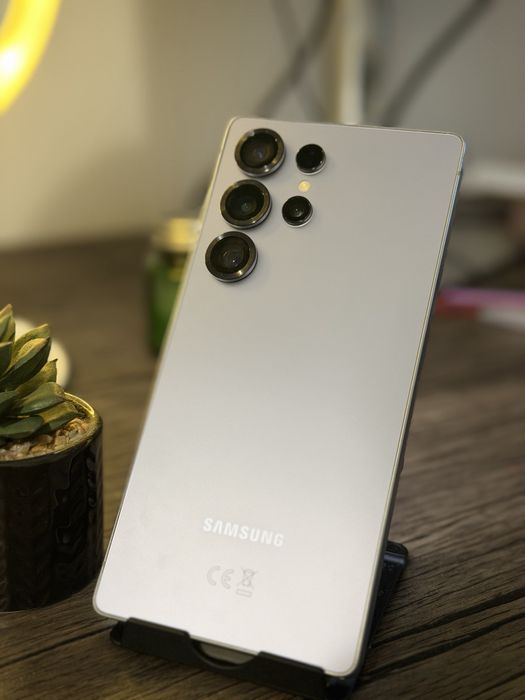 Samsung Galaxy S25 Ultra - 512 GB - stare foarte buna/ 34 cicluri