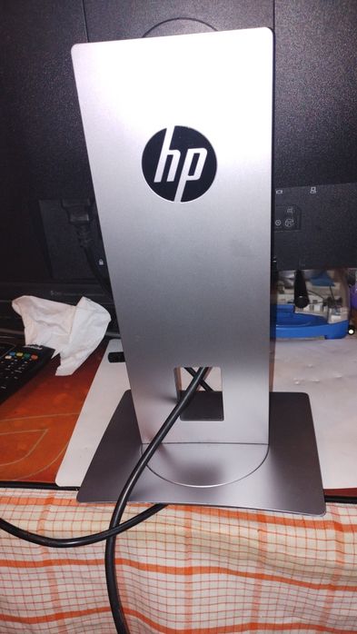 Продавам монитор ,hp