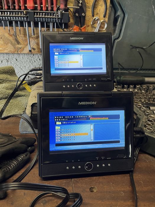 Комплект 2 бр. екрани за подглавник Medion – DVD/USB, пълен комплект