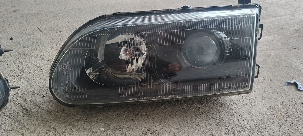 Фары Митсубиси Делика булка