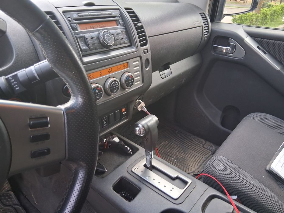 Se vinde nisan navara d40