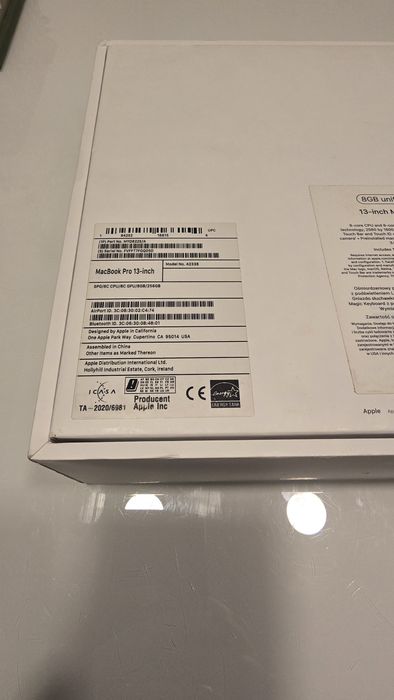 MacBook 13 pro M1 chip 256