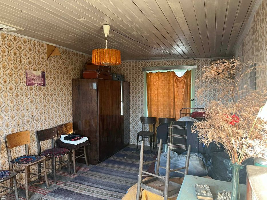 Къща с просторен двор в центъра на село Горица, община Попово