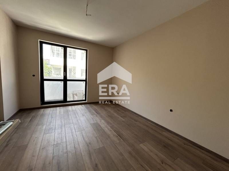 Продава се Двустаен апартамент в Варна, Гръцка махала - 69 кв.м за 1545 €/кв.м - Снимка #4