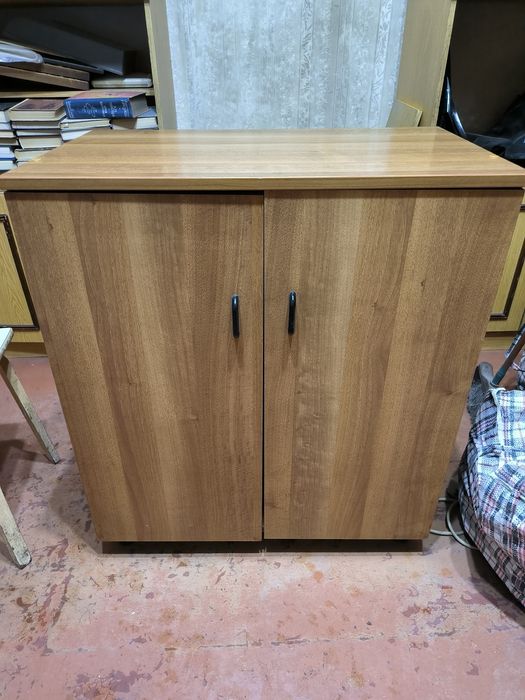 Шкаф с полками/ тумба