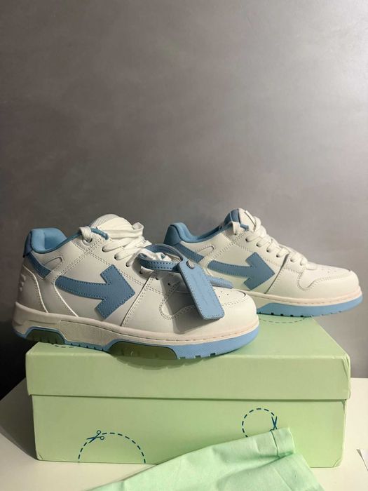 Off White Out of Office **41 PE STOC**