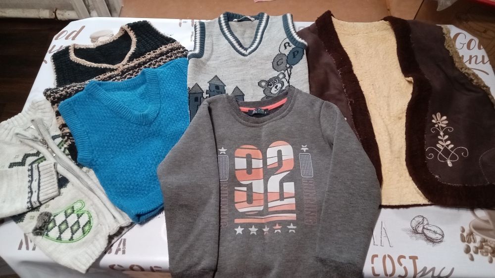 Продам  детские вещи