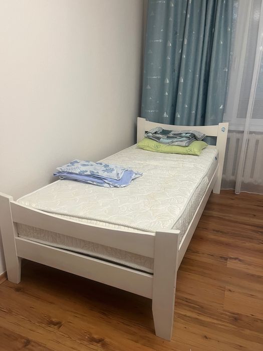 Б/у односпальная кровать