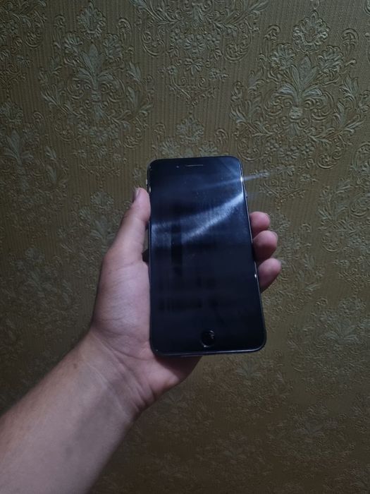 iPhone 8pilus 64gb