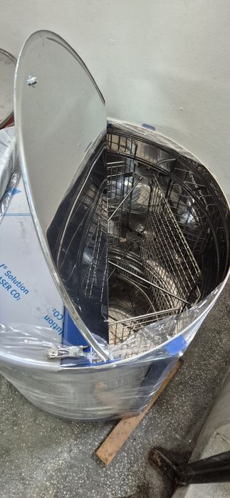 Centrifuga pentru extras miere