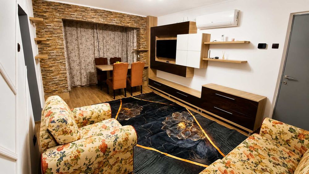 Apartament 3 camere de închiriat / Zona Spitalul Județean