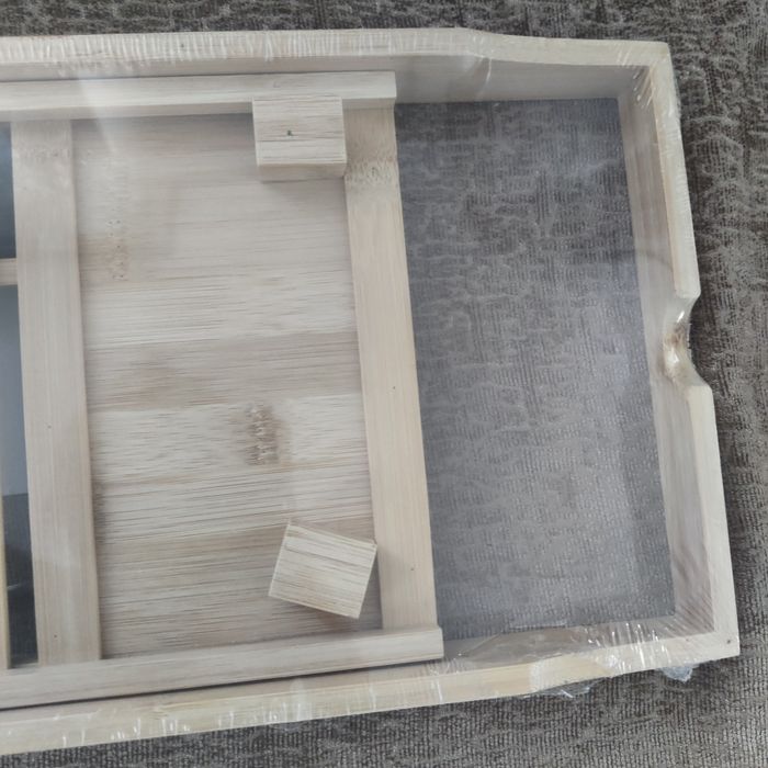 Бамбукова масичка за баня за релаксация