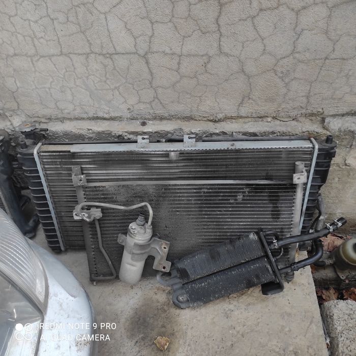 Продам радиаторы на Мазда 626 птичка