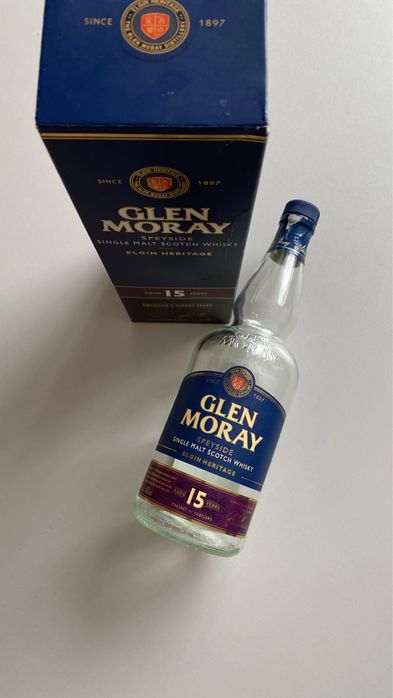 Продавам празни бутилки от уиски/whiskey