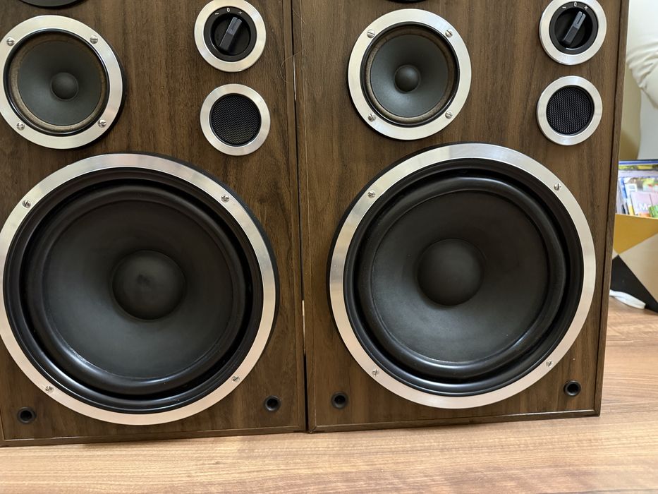 Boxe Unitra cu radio/amplificator