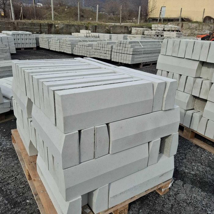 Бетонови / циментови колове 8/8/220 нови с арматура, Бетонови изделия.