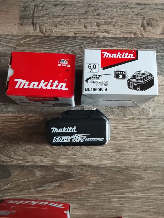 4 buc baterii Makita de 6A Noi.
