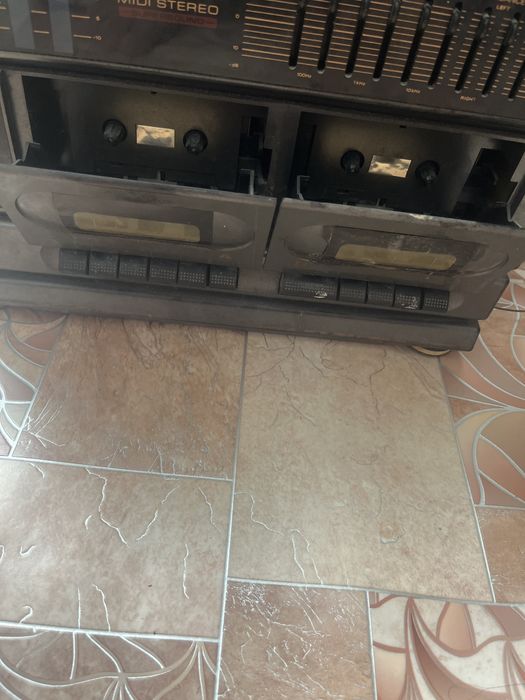 Магнитофон -раритет)