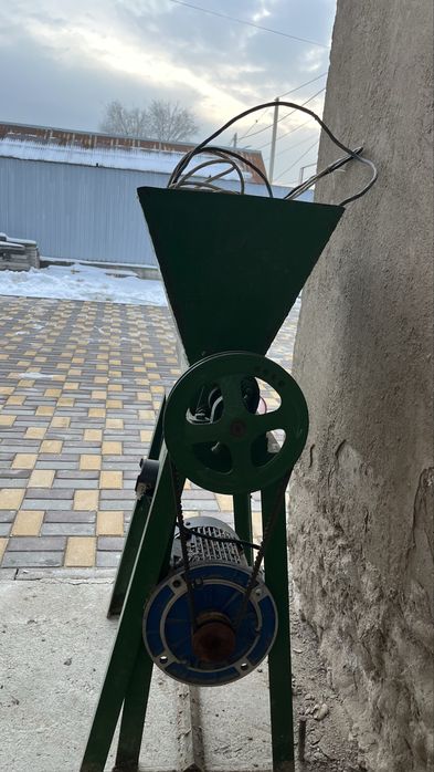 Продам Шнек с электромотором