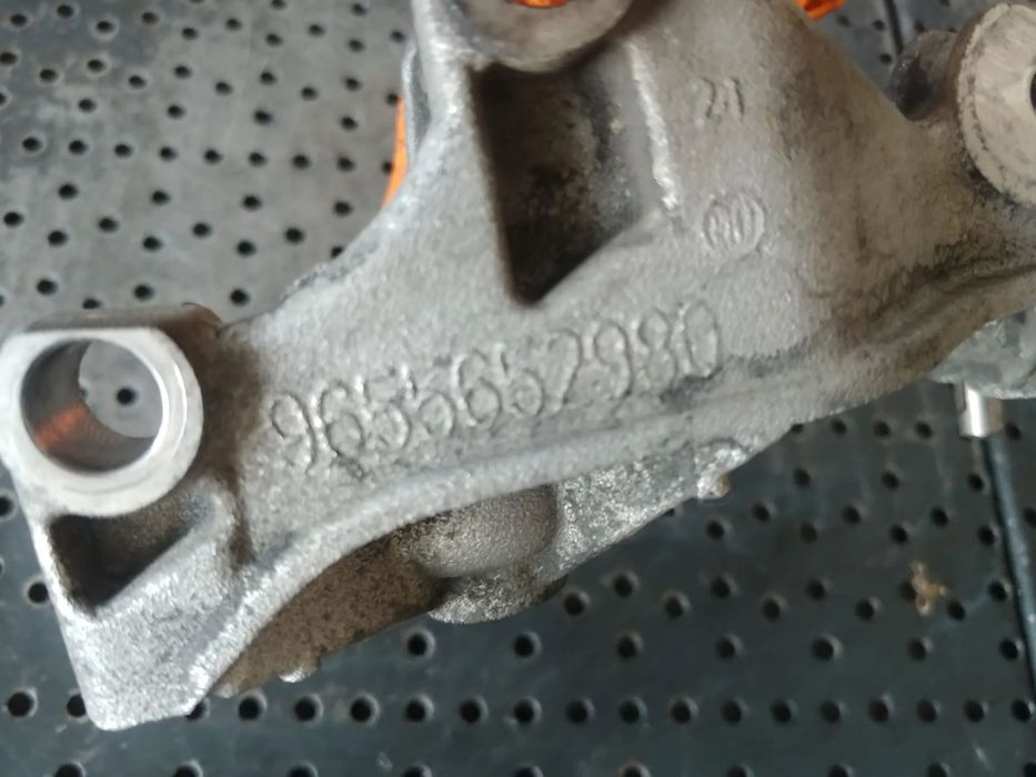 suport pompa servodirectie 1.6 hdi 9hy peugeot partner citroen  xsara c4 9655652980