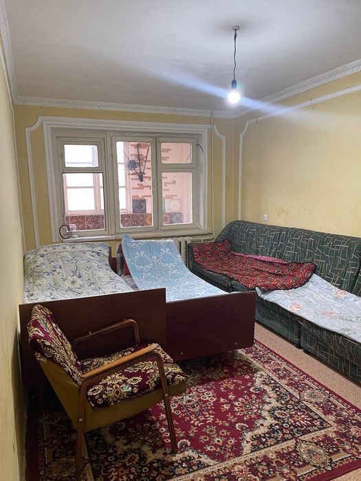 Квартира киз ларга Пед институтга ярим соат пиёда йул