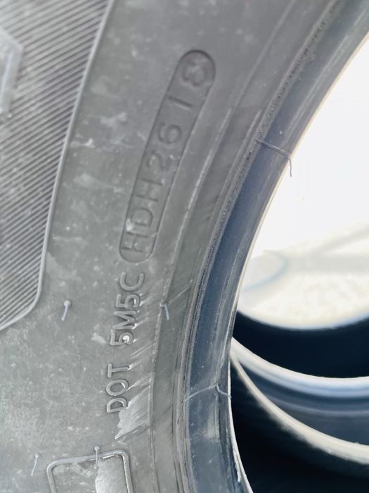 2 бр. гуми 285/70 R19.5 – около 6 мм грайфер