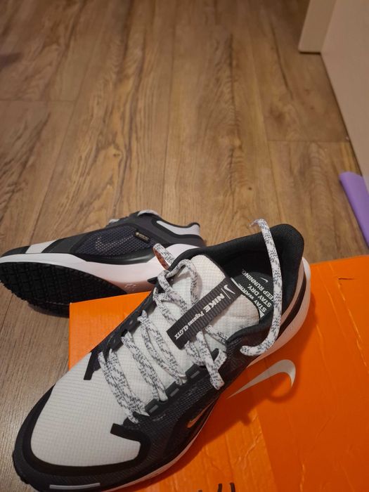 Дамски маратонки Nike оргинални чисто нови номер 38.5