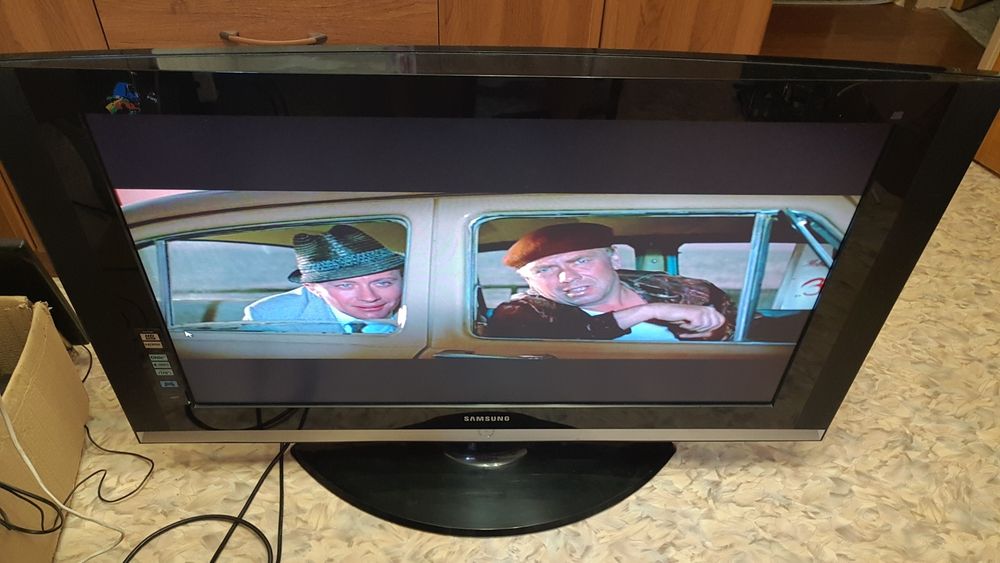 Продается телевизор Samsung (102см).