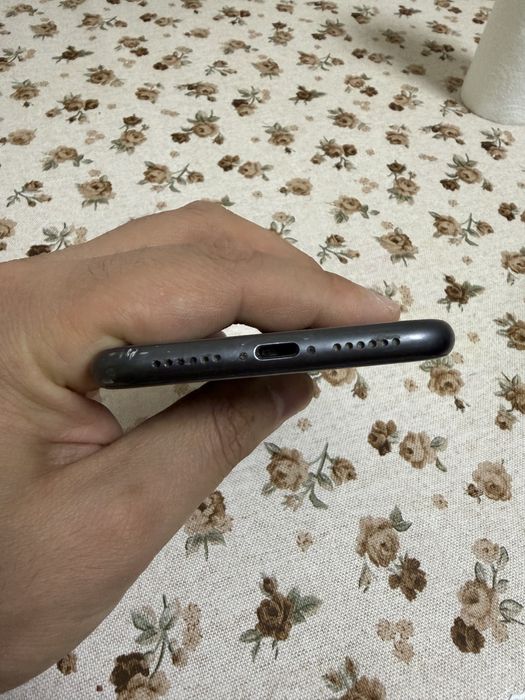 Продаю iphone 11. 64gb