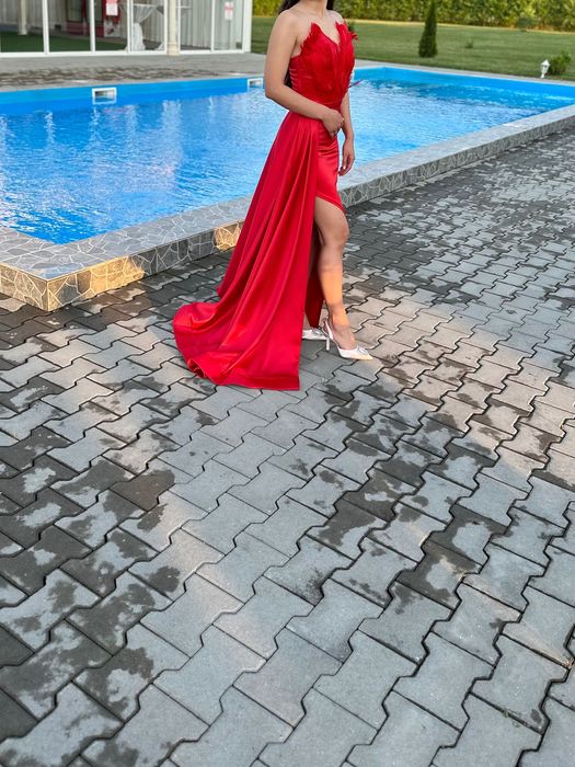 Rochie de seară unică – roșu intens, trena detașabilă, XS