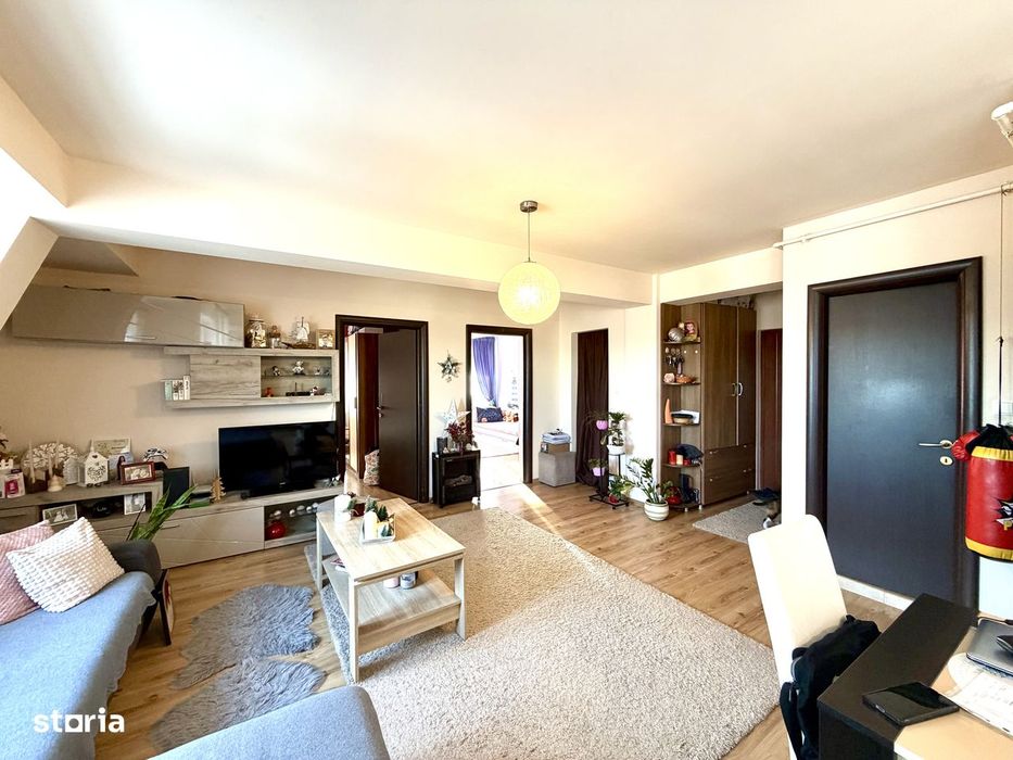 Apartament 3 camere 81 mp etaj 3, două băi, mobilat zona 22 Decembrie