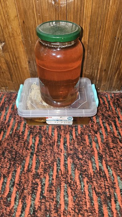 Toza tog' asali bor.