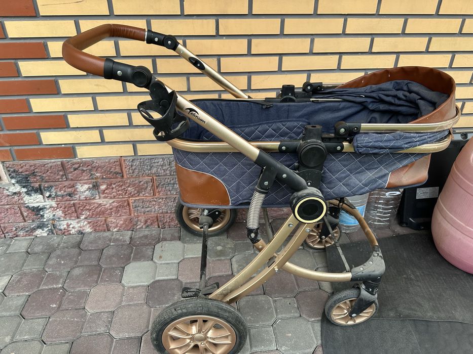 Продам коляски и детский стульчик