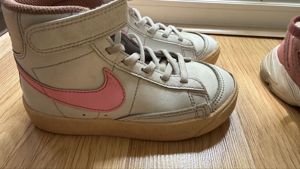 Кроссовки Nike, adidas