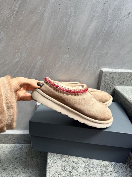 UGG светло бежово