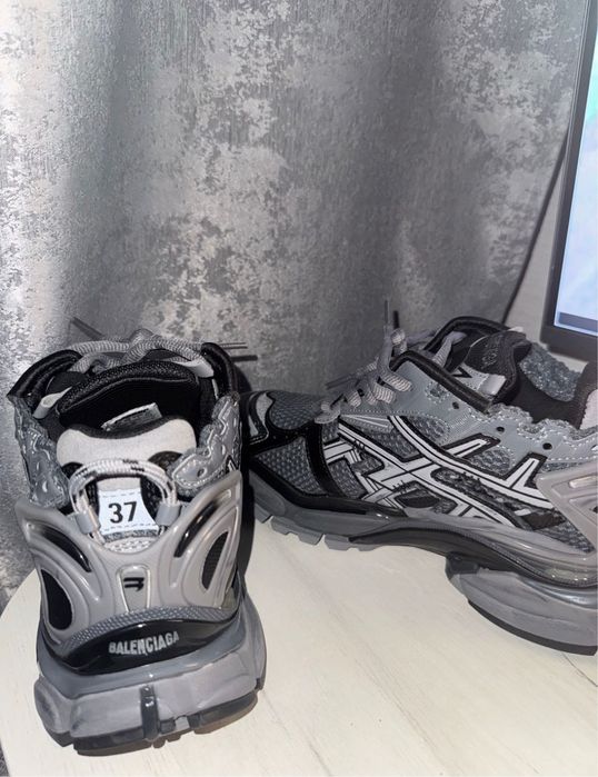 balenciaga runner