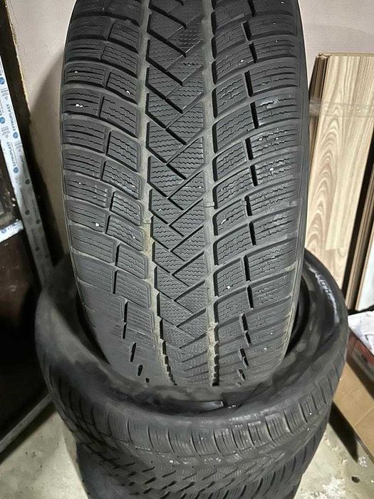 Anvelope de iarna vredestein 285/45 R21 113Y