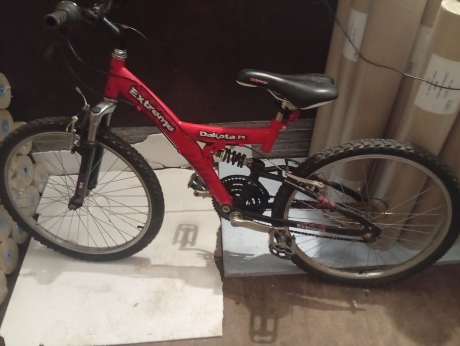 Bicicleta full suspension