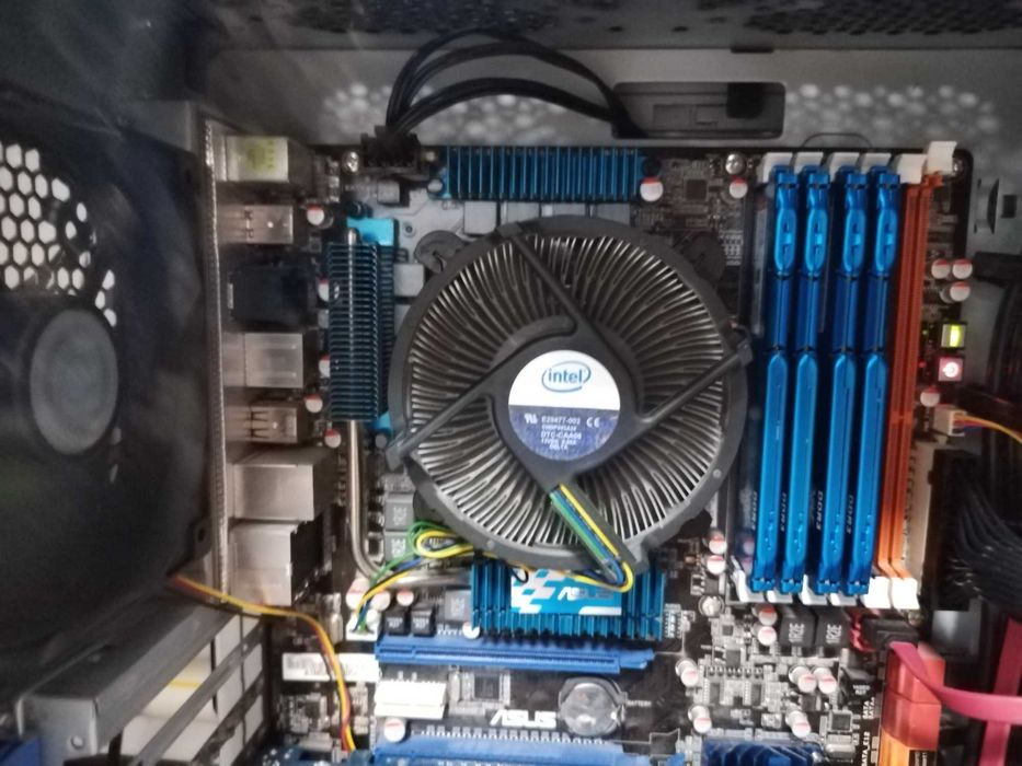 Unitate pc de vanzare