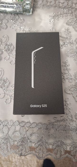 Vând  SAMSUNG S25 Nou