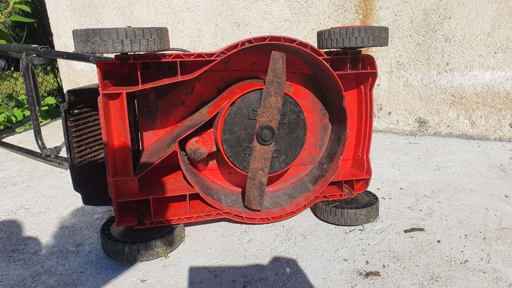 Електрическа косачка Budjet 32см. 900W