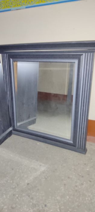 Продам комод с зеркалом