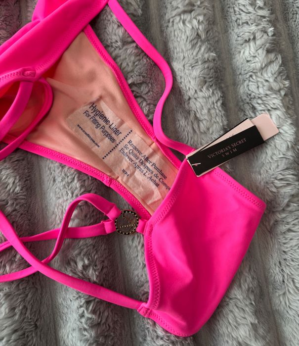 Ярко розов бански Victoria’s secret